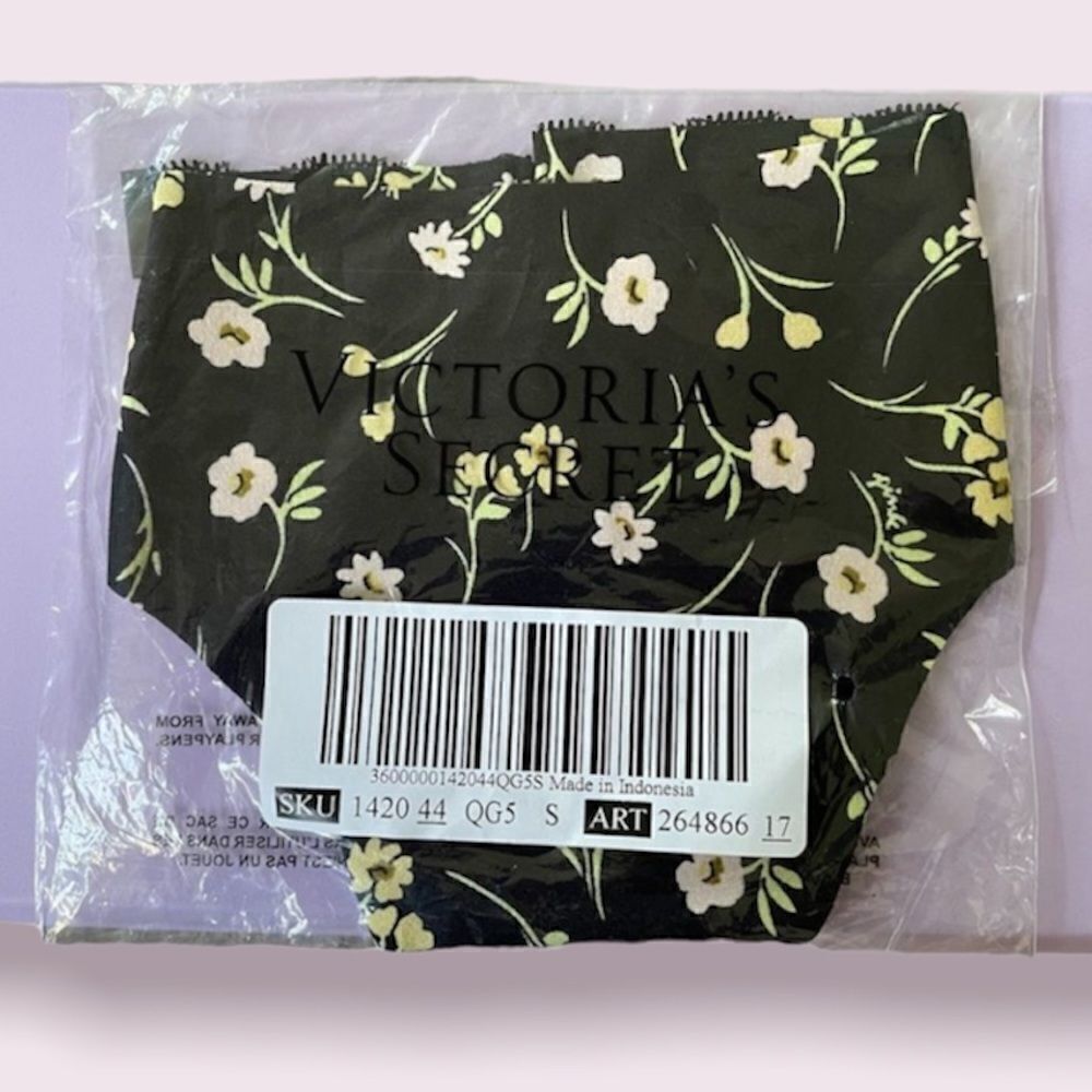 Brand New with Tags Victoria Secret Black Floral Thong Size Small